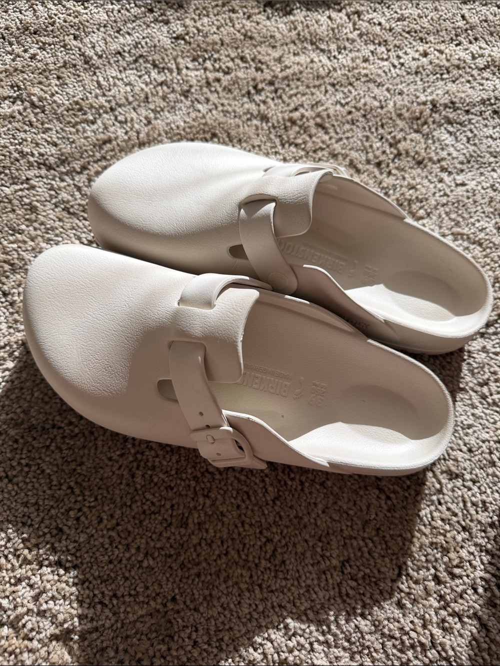 Women’s White EVA Slip-On Clog with Adjustable Buckle LIKE NEW